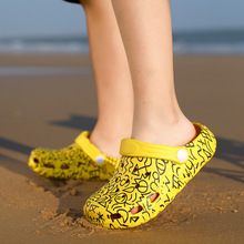 中大童洞洞鞋男童沙滩夏季新款迷彩凉鞋潮流外穿儿童凉拖EVA一体