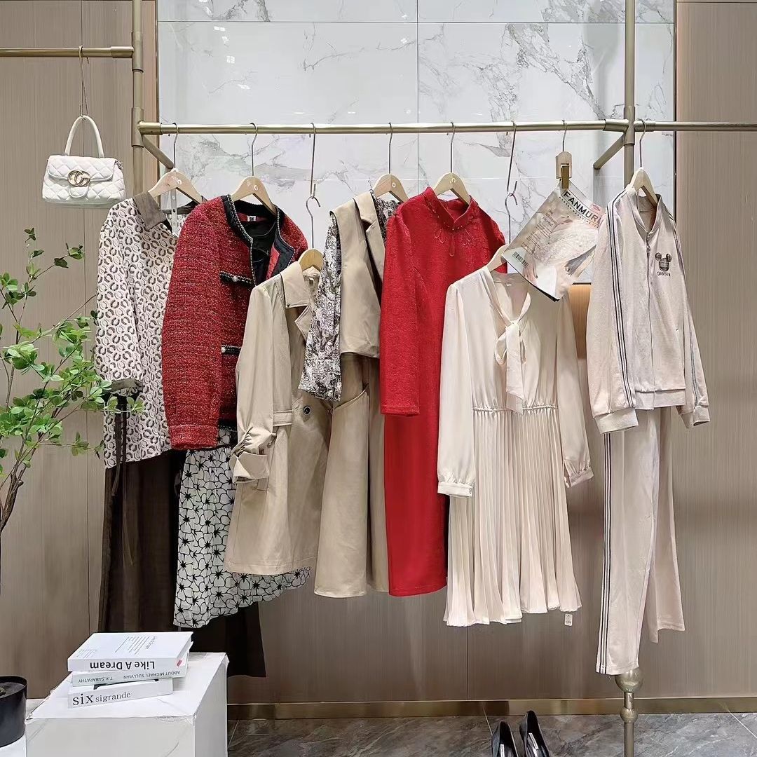 珂雯娜品牌折扣女装秋冬季连衣裙尾货批发剪标撤柜十三行杂款货源