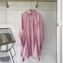 法式春夏经典宽松版型假两件设计甜美粉白双色条纹衬衣领连衣裙女