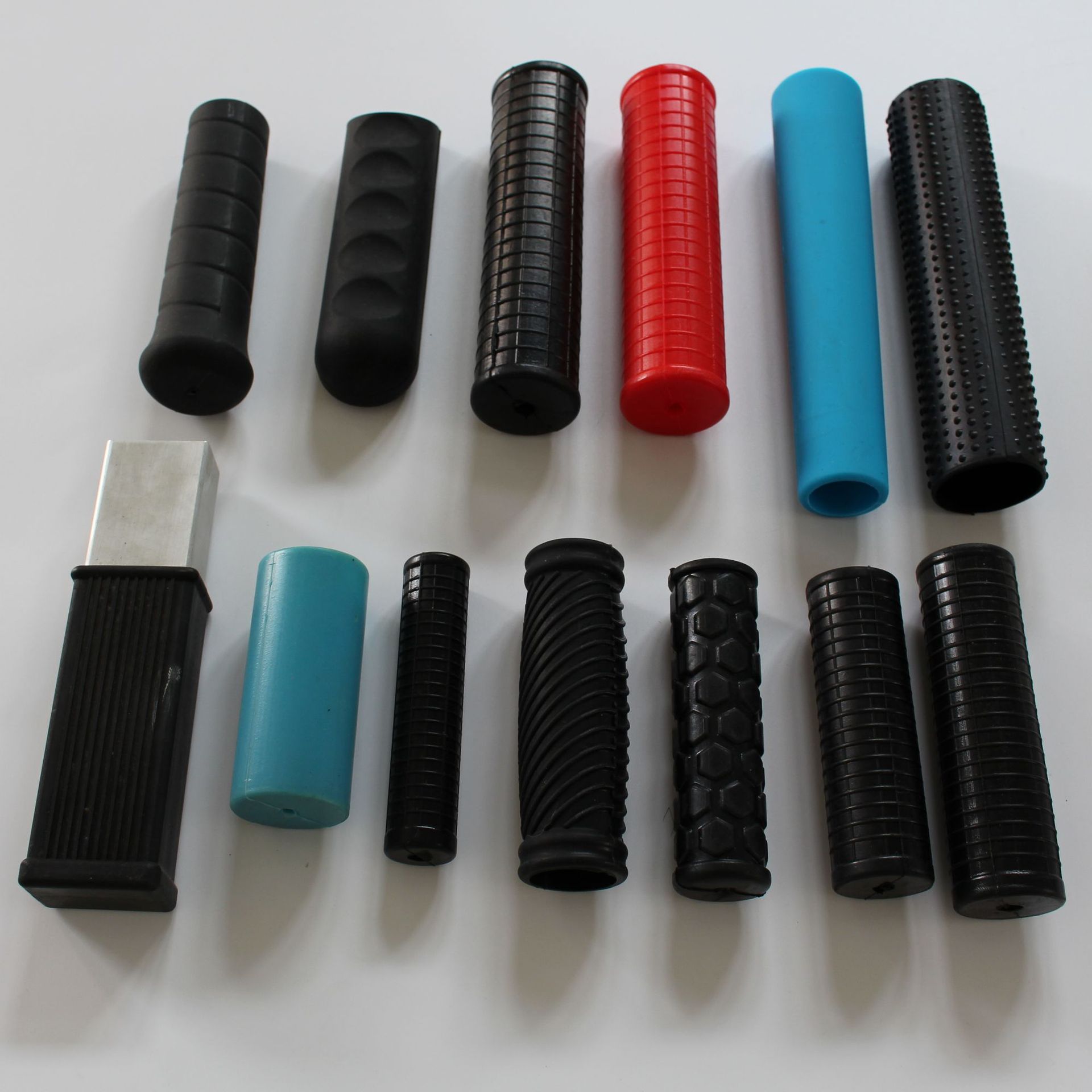 工厂直供金属铁管橡胶手柄套抗老化防滑硅胶手把护套来图来样加工