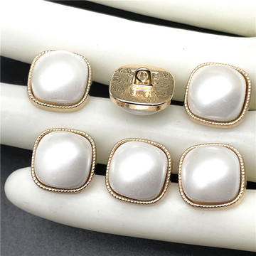 纽扣尺寸形状颜色花色价格(元)库存进货数量浅金*12mm*方形*镶嵌20l=