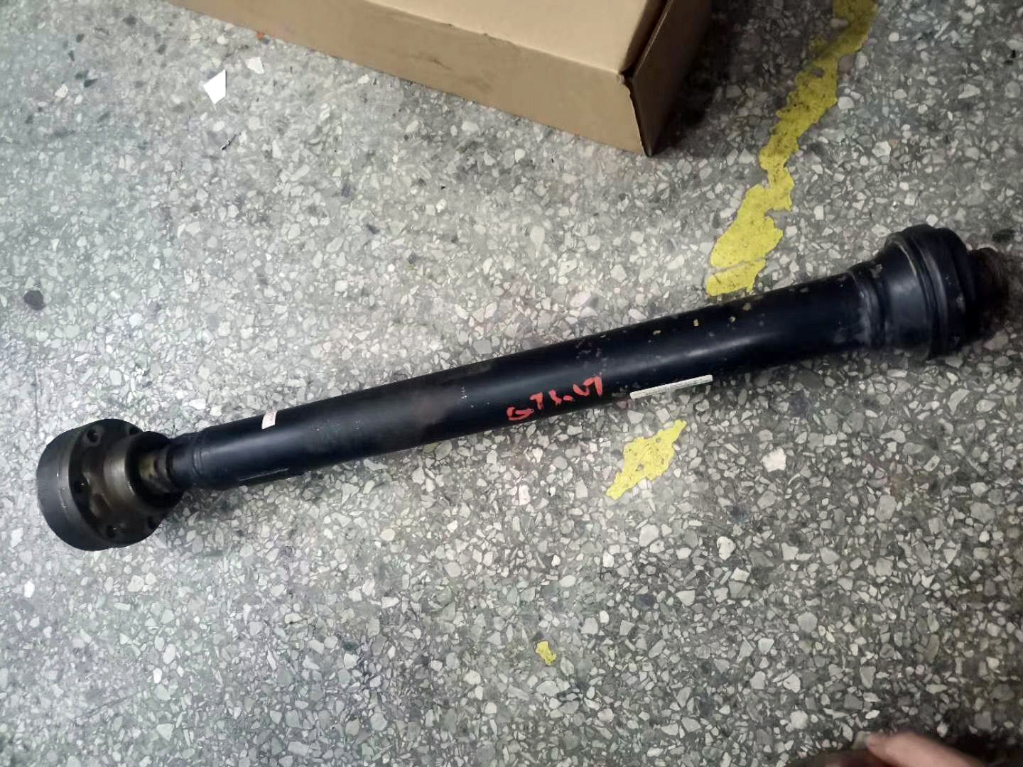 奥迪q7前传动轴