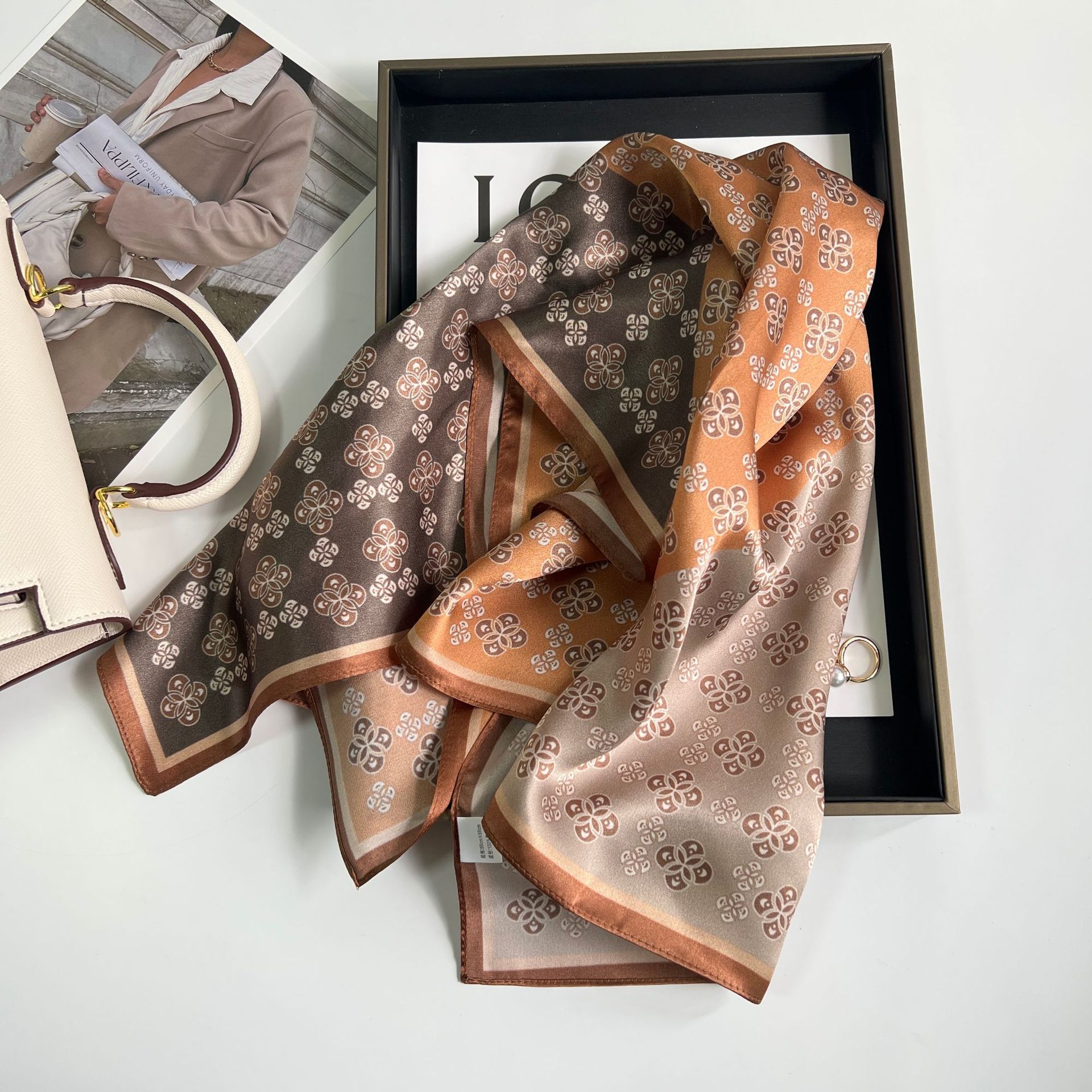 杭州丝绸桑蚕丝丝巾女春夏拼接四叶草百搭70cm中方巾装饰真丝围巾