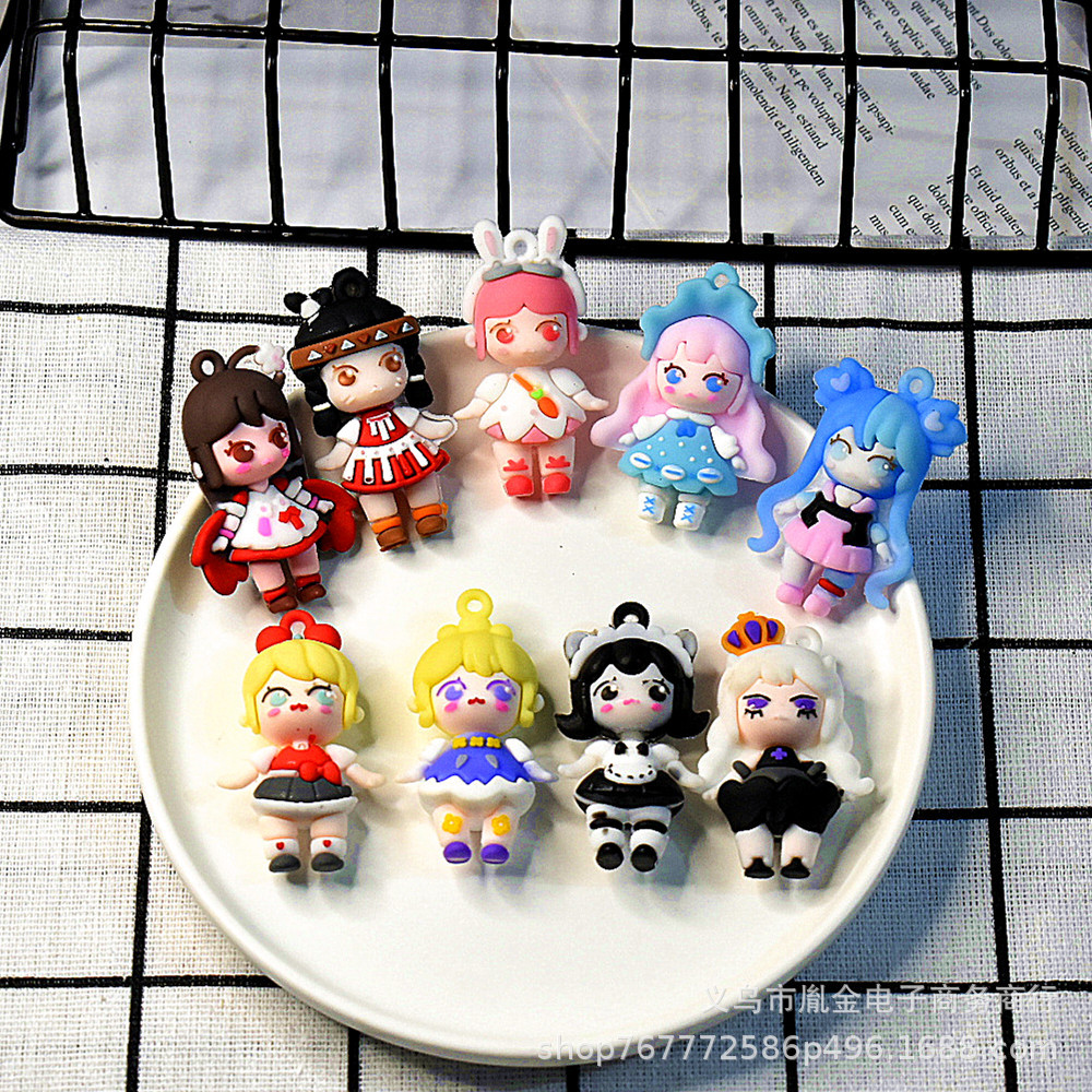 厂家直供pvc软胶新款盲盒宇宙少女团钥匙扣配件包包挂件女生娃娃