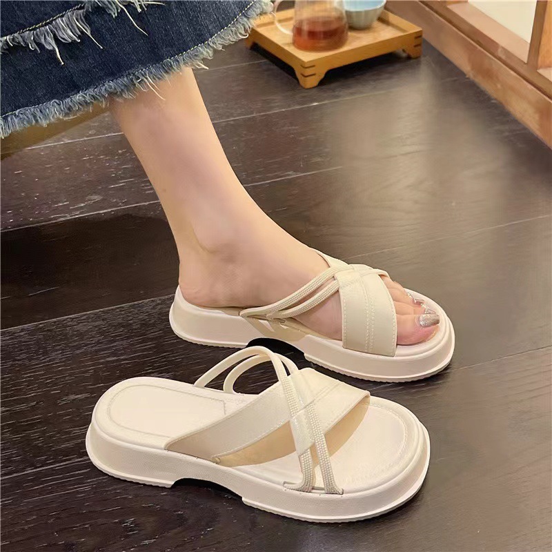 Cross-Border Pvc Soft Bottom Slippers Deodorant Home Simple Non Slip Outdoor Hole Shoes Shit Feeling Platform Slippers Women