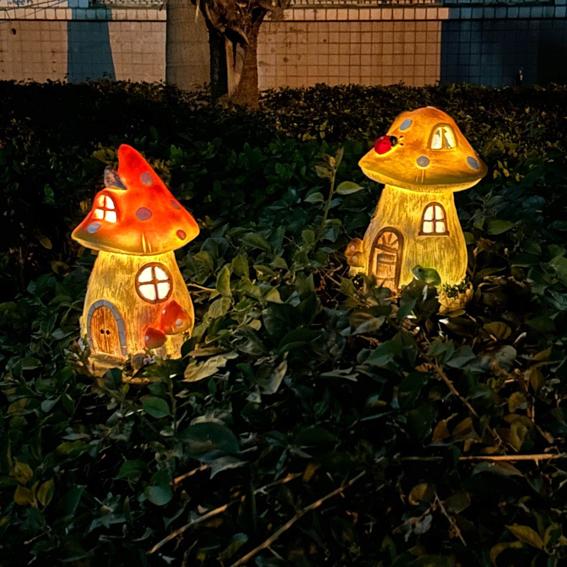 卡通蘑菇房摆件 花园阳台太阳能装饰灯 庭院户外造景防水小夜灯