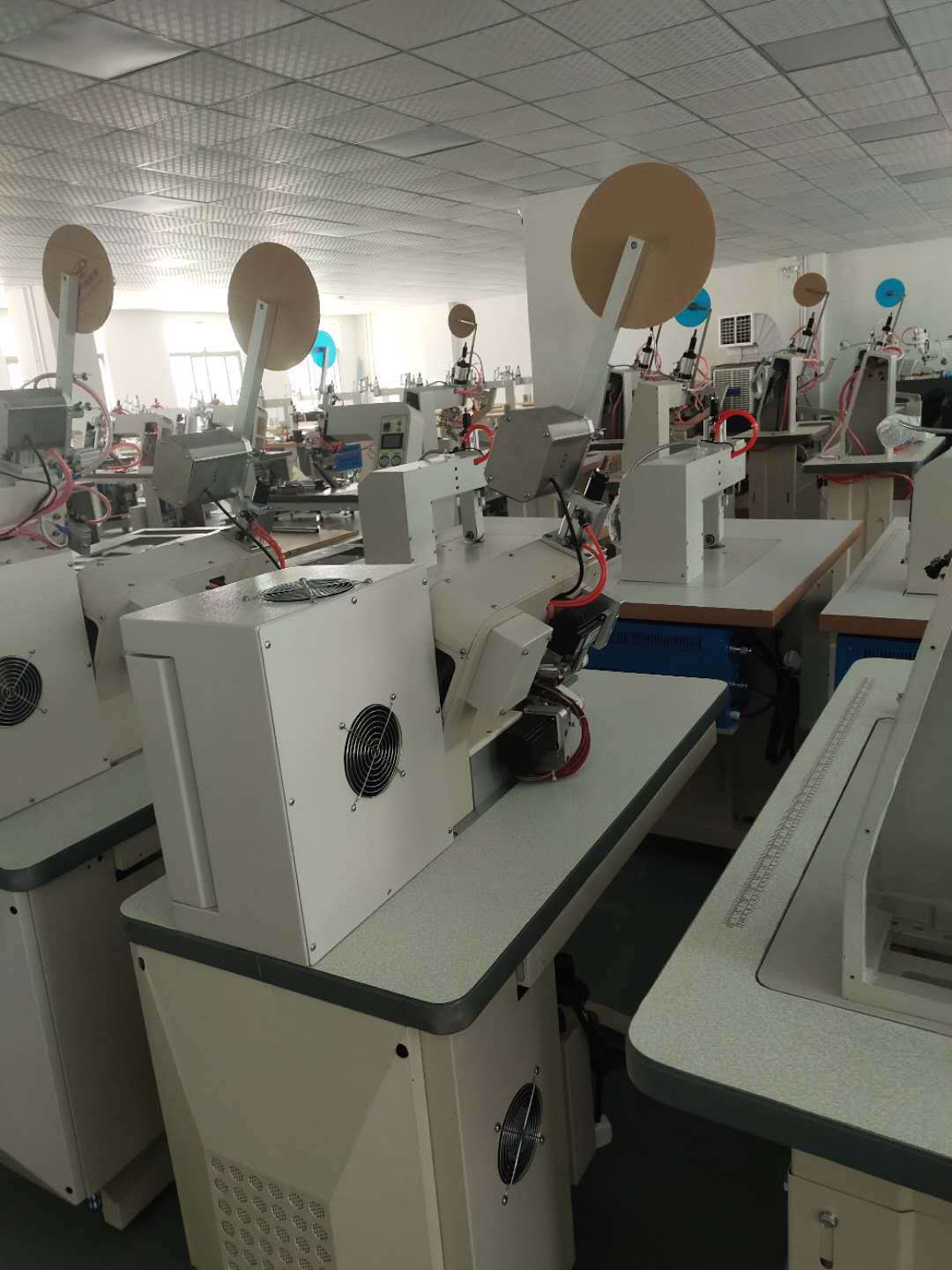 860sj无缝防水服装上胶机防水无缝服装机过胶机