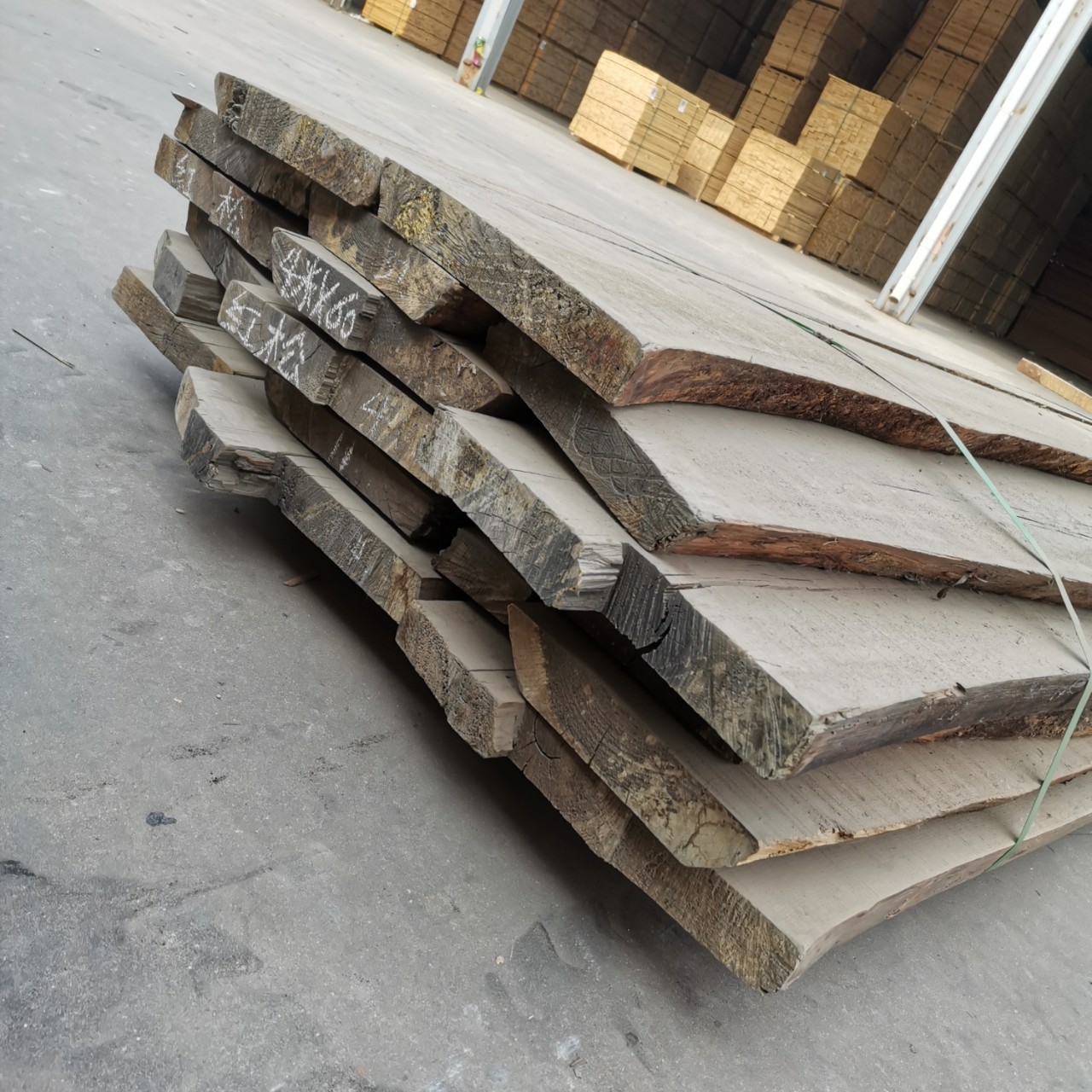 柞木大板长3米 款到发货不易劈裂东北硬杂木大宽板甩卖500元