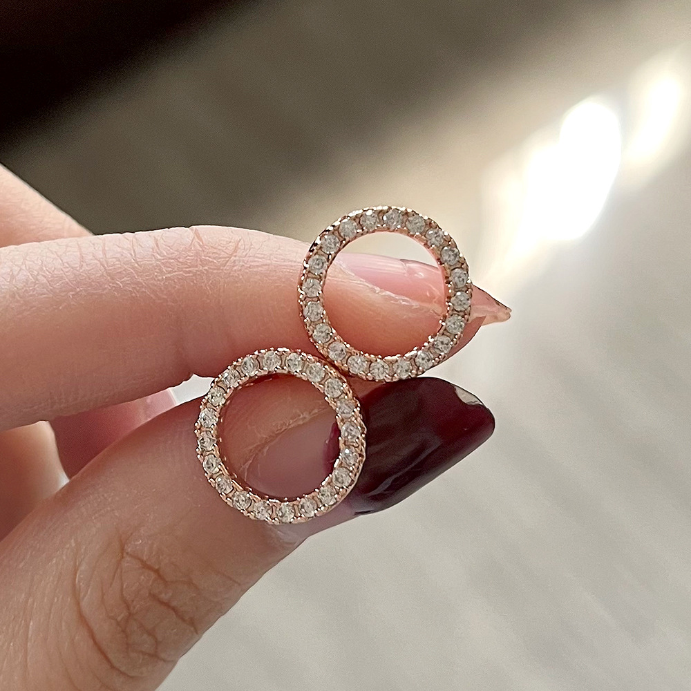 Cao Shi Korean Style Ins Frosty Style Earrings Dignified Hollow Circle Zircon Ear Studs Fashion and Fully-Jewelled Earrings Hot Sale