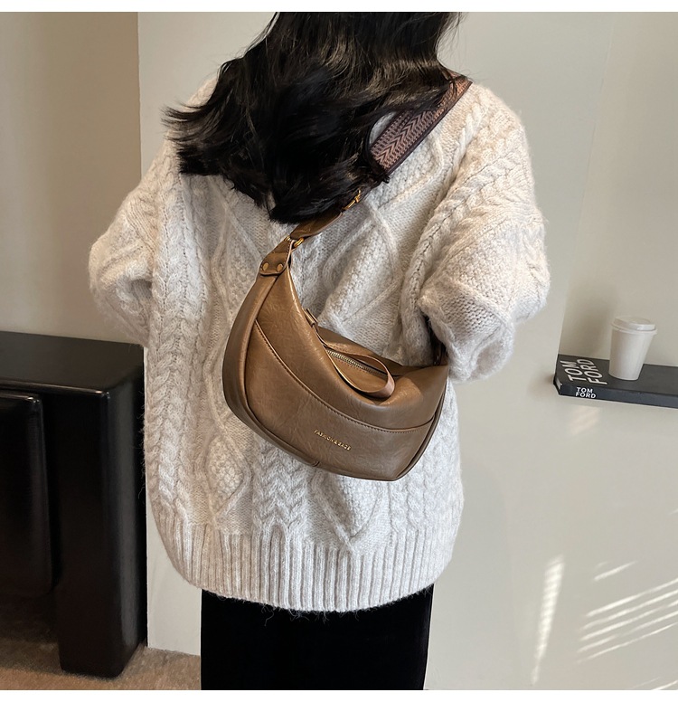 Internet Celebrity This Year Popular Hot-Selling Product Niche Bag New Women's Bag Fashion Best-Selling Messenger Bag Korean Style All-Matching Dumpling Bag