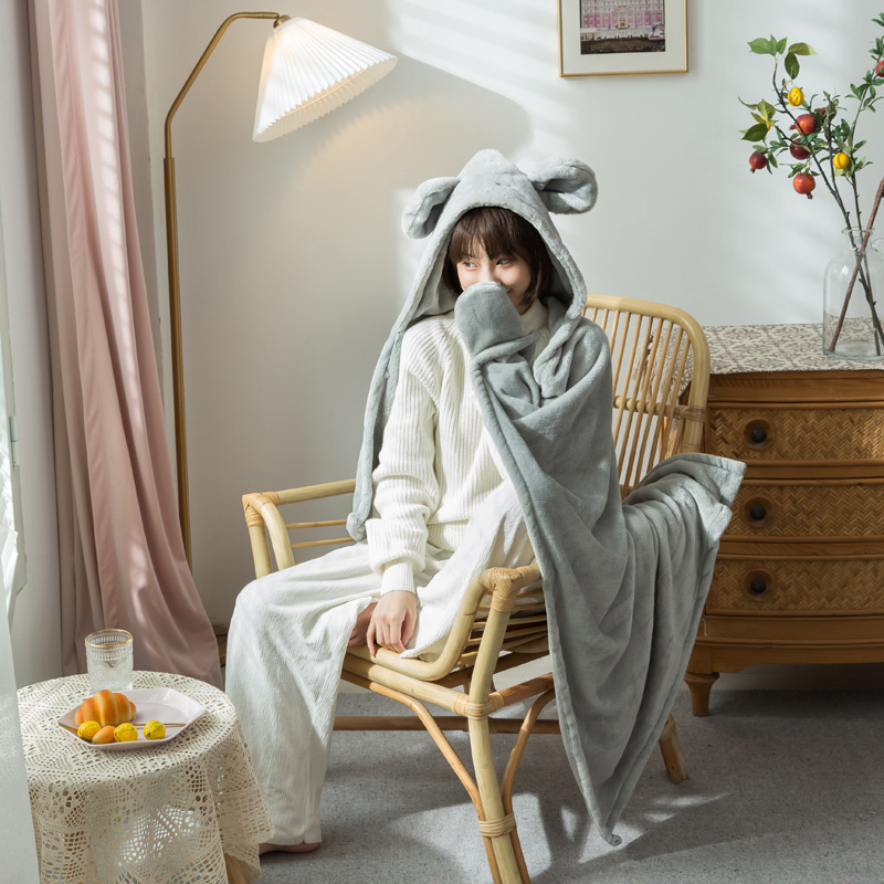 亚马逊法兰绒可爱熊披风斗篷披肩毛毯轻奢舒适卡通披风