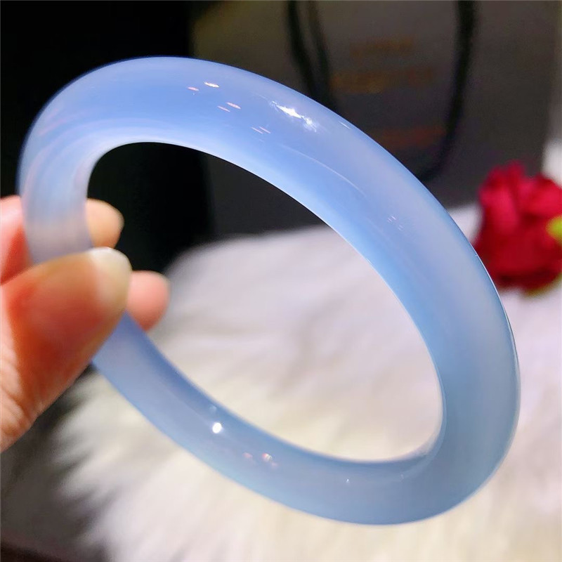 一件代发天然巴西玛瑙玉髓手镯女冰种天空蓝玉髓镯子圆条直播货源