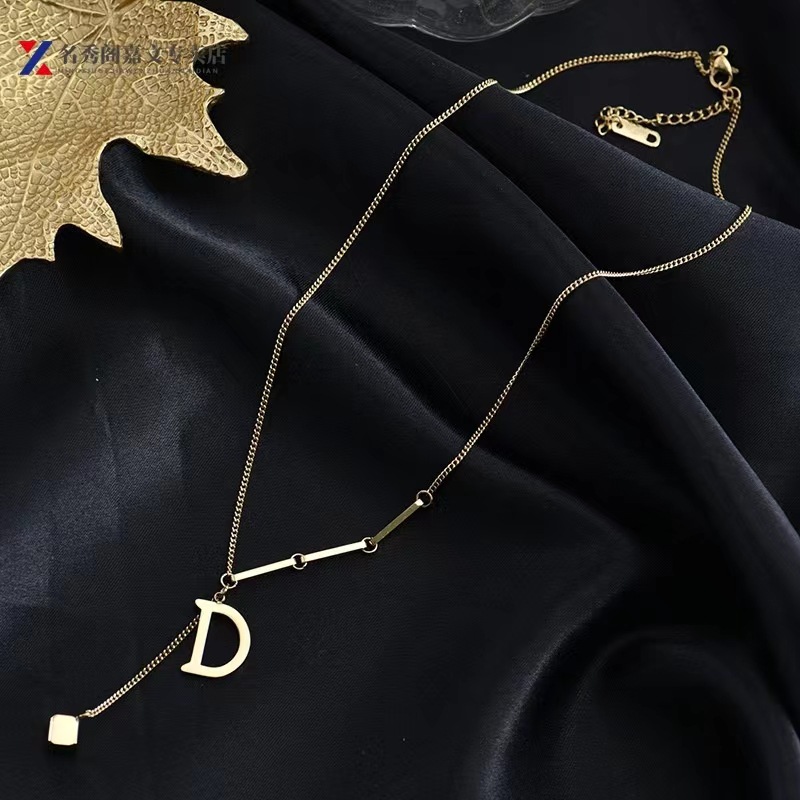 Fashion Letter D Tassel Titanium Steel Necklace Female Light Luxury Minority Design Sense Clavicle Chain Does Not Fade All-Match Jewelry Hanging