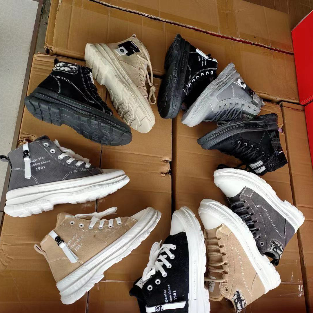 江西湖南摆摊鞋子货源批发 冬季新款运动棉靴加棉加厚中帮棉鞋