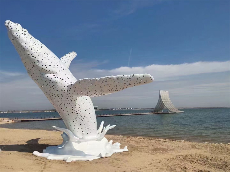不锈钢雕塑大型镜面鲸鱼户外水景艺术品摆件镂空金属景观廊架厂家