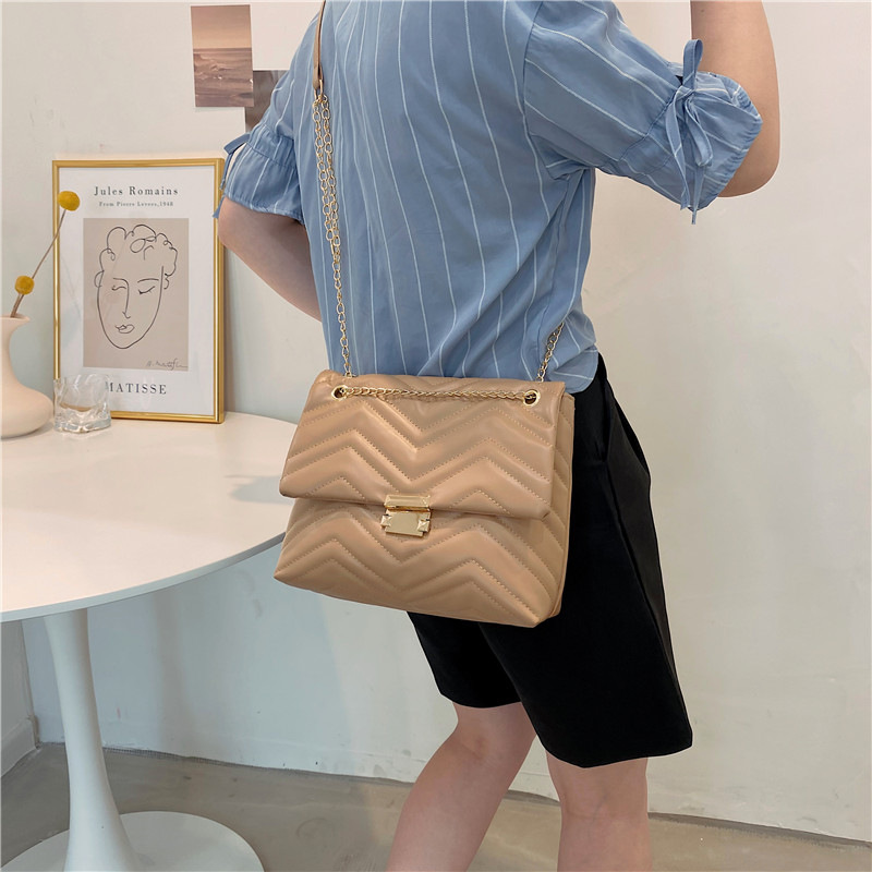 2021 New Fashion Korean Style Pu Elegant Rhombus Chain Bag Lock Simple Shoulder Messenger Bag Fashion Women's Bag