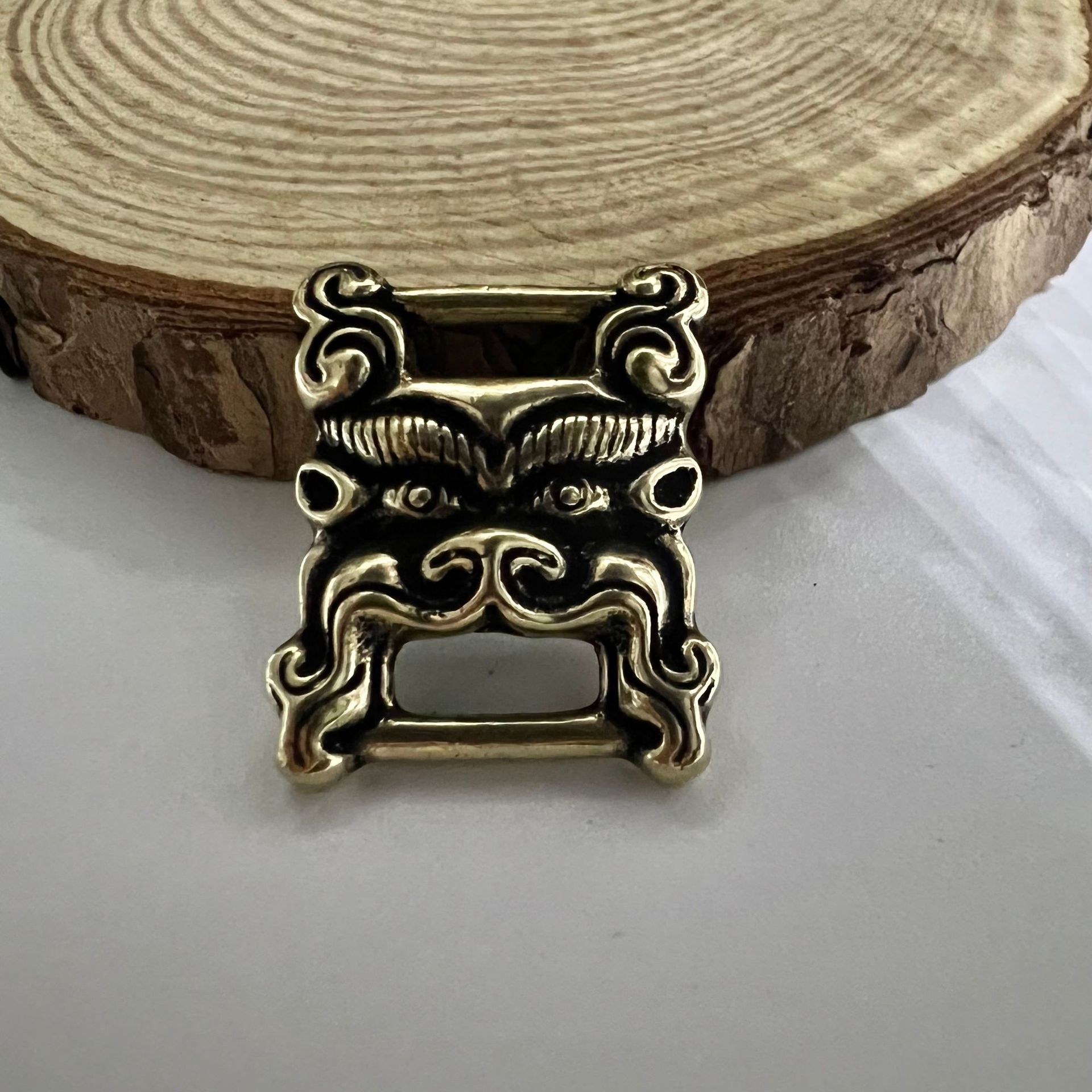 Vintage Brass Scriptures Buckle, Baza Tibetan Stall, Taobao Beast Surface Purse Cover DIY Tiantian Nail Holder Accessories