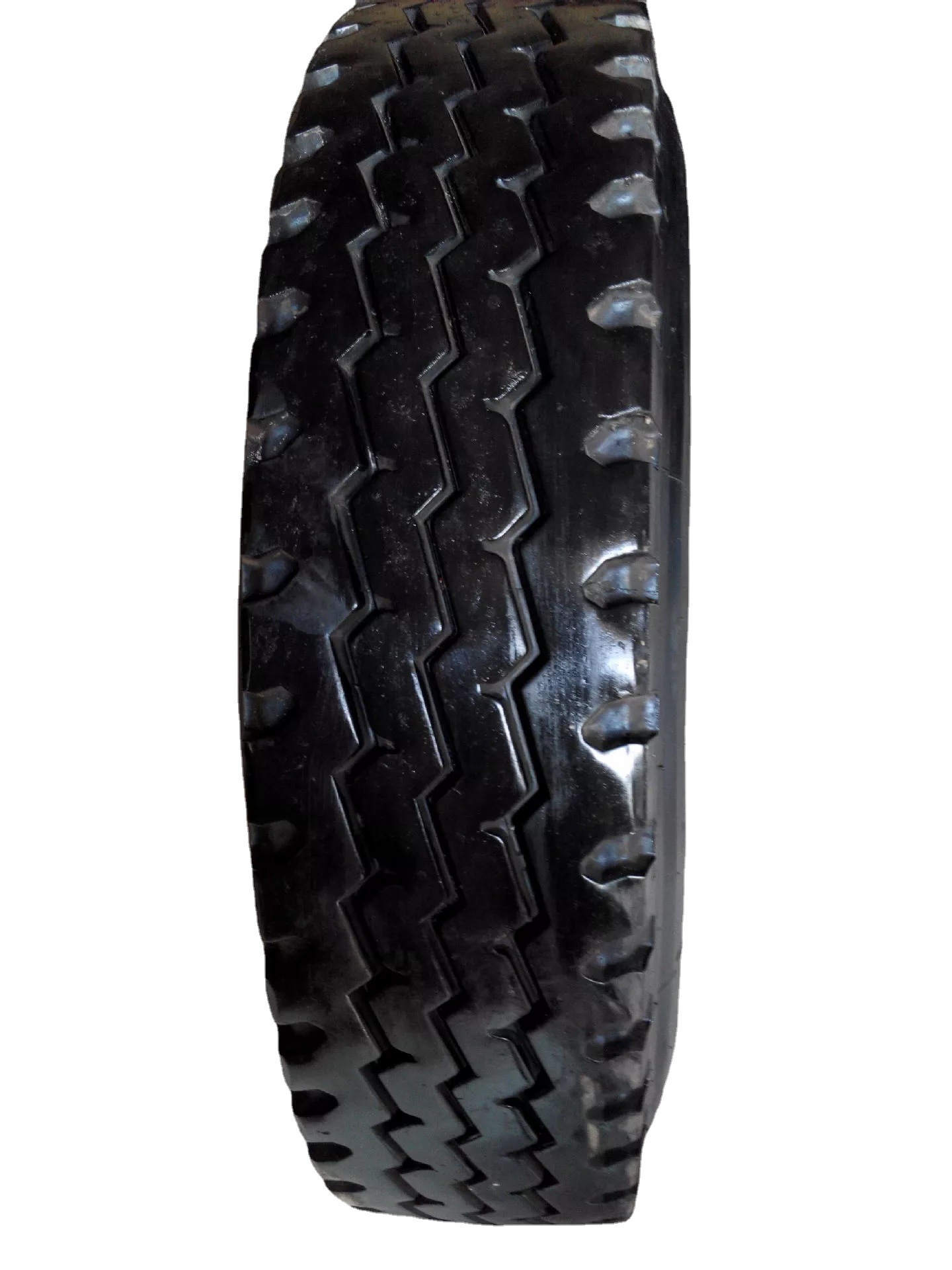 矿山专用轮胎 翻新轮胎 防扎耐磨 价格美丽