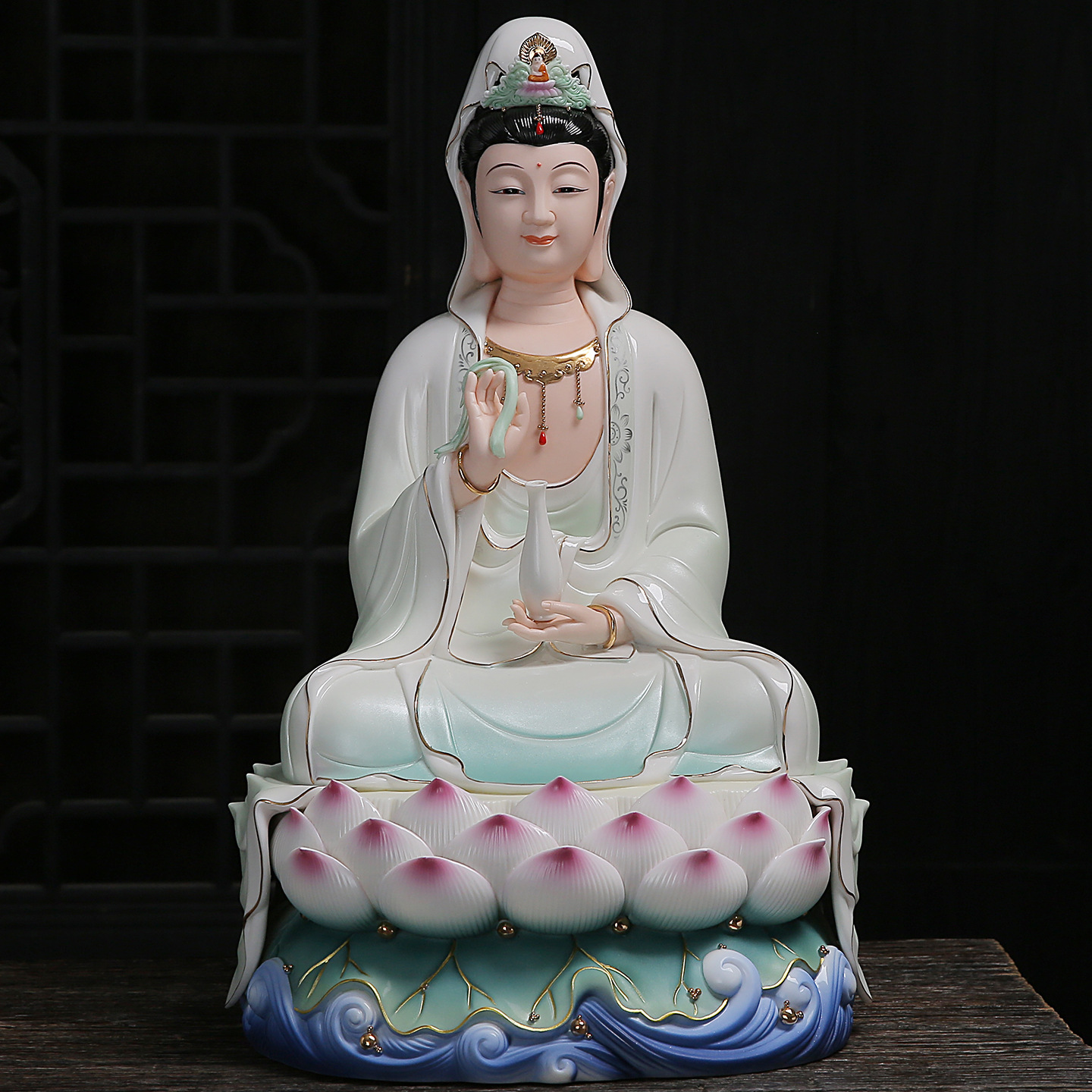 德化白瓷彩色观世音菩萨陶瓷坐莲笑脸观音佛像像家居供奉佛像摆件