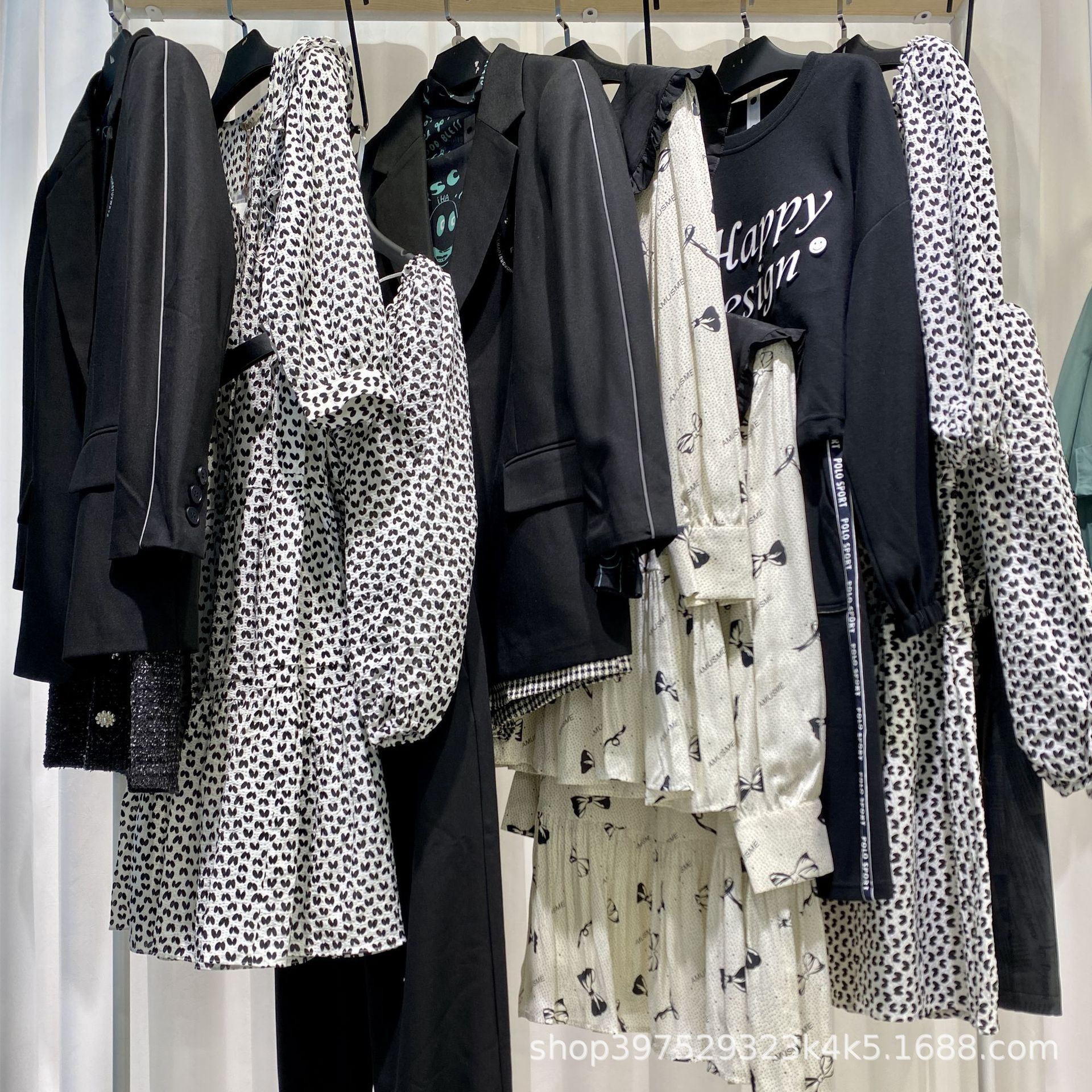 婕妮熙22夏杭州四季青服饰女装尾货批发专柜正品女装特价清仓处理