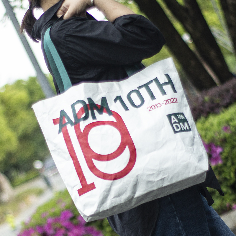 DuPont Paper Bag Kraft Paper Fashion Shoulder Bag Messenger Bag Handbag Gift Shopping Bag Custom Wholesale
