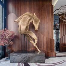 厂家批发实木切片马现代抽象木质创意装饰室内酒店简约落地摆件