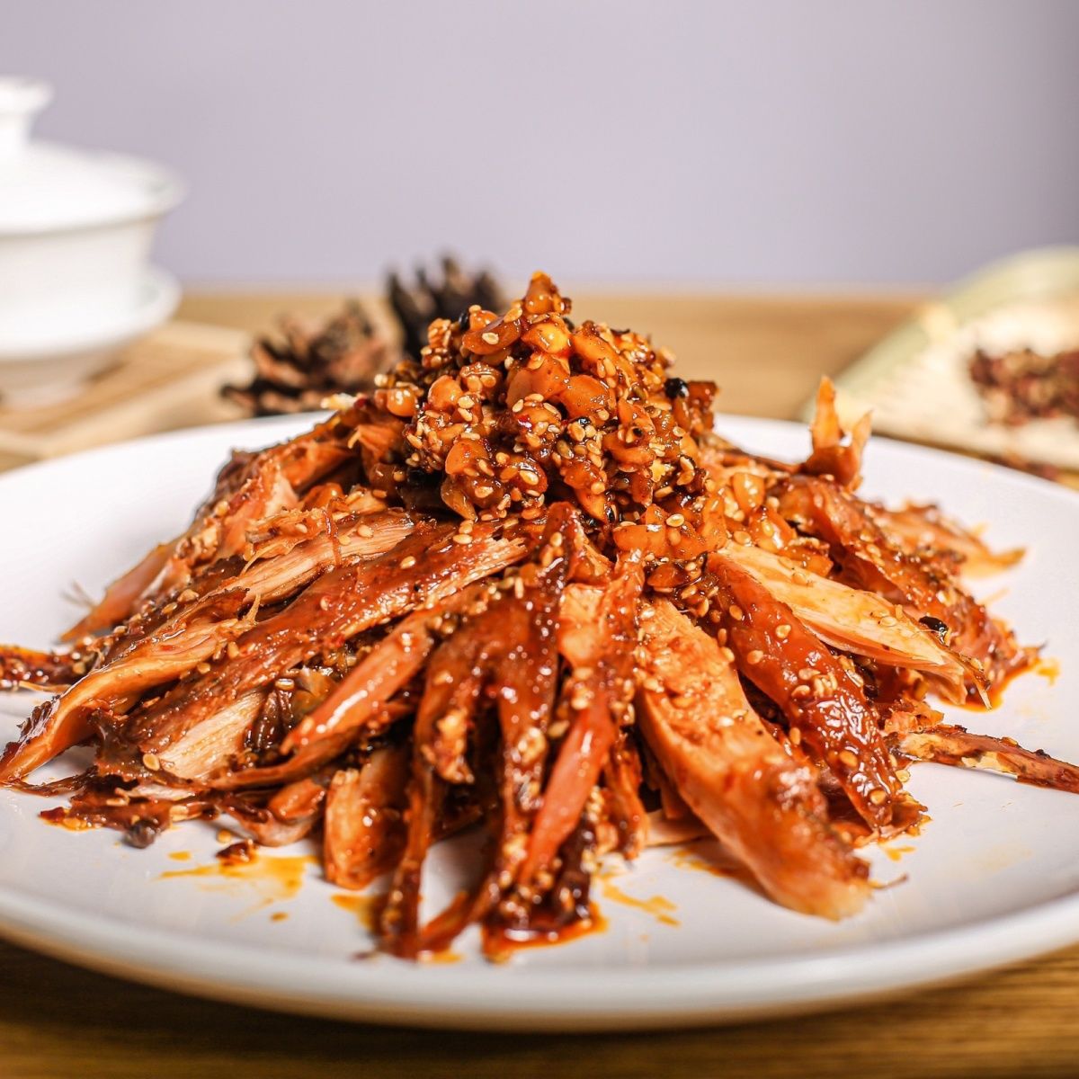 四川成都麻辣手撕兔特产小吃麻辣兔腿兔肉兔头五香烤兔零食肉类零