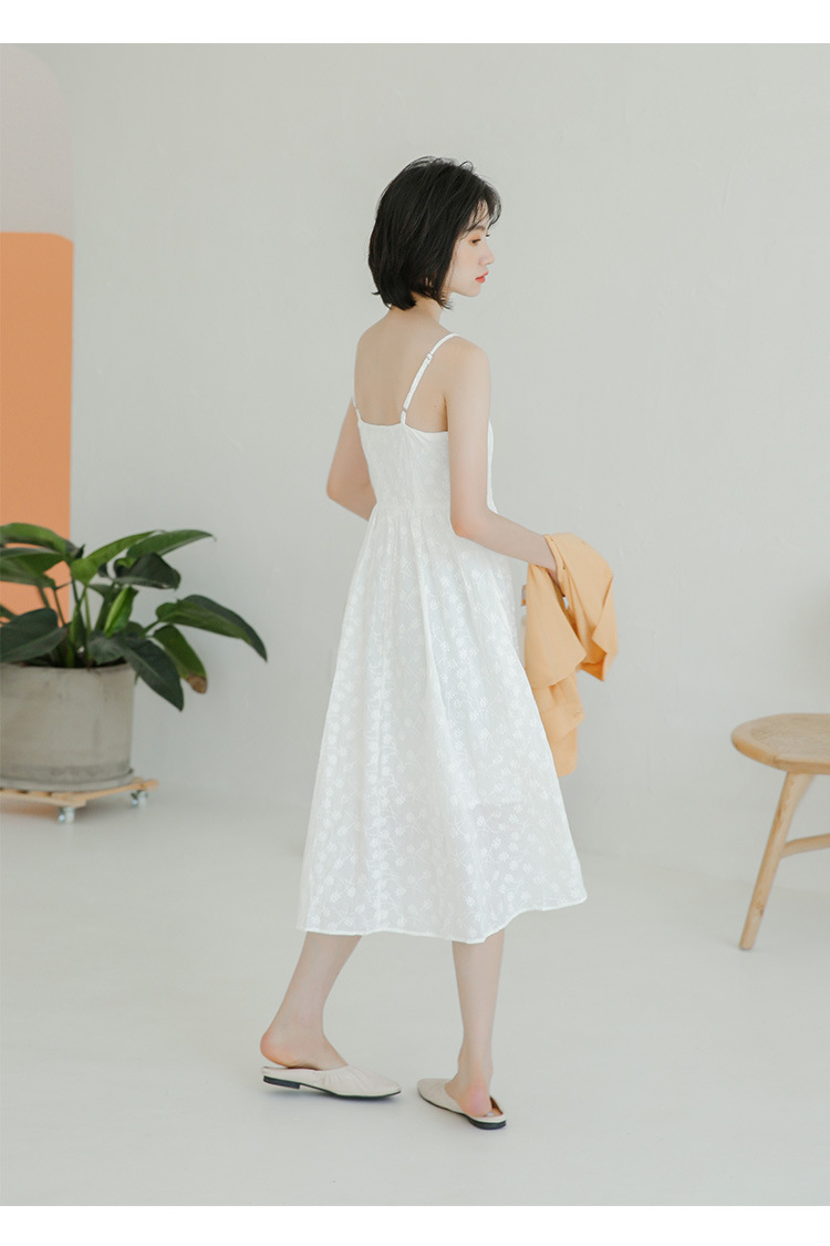 2021内搭春季白色吊带连衣裙法国小众桔梗裙仙女裙chic温柔女