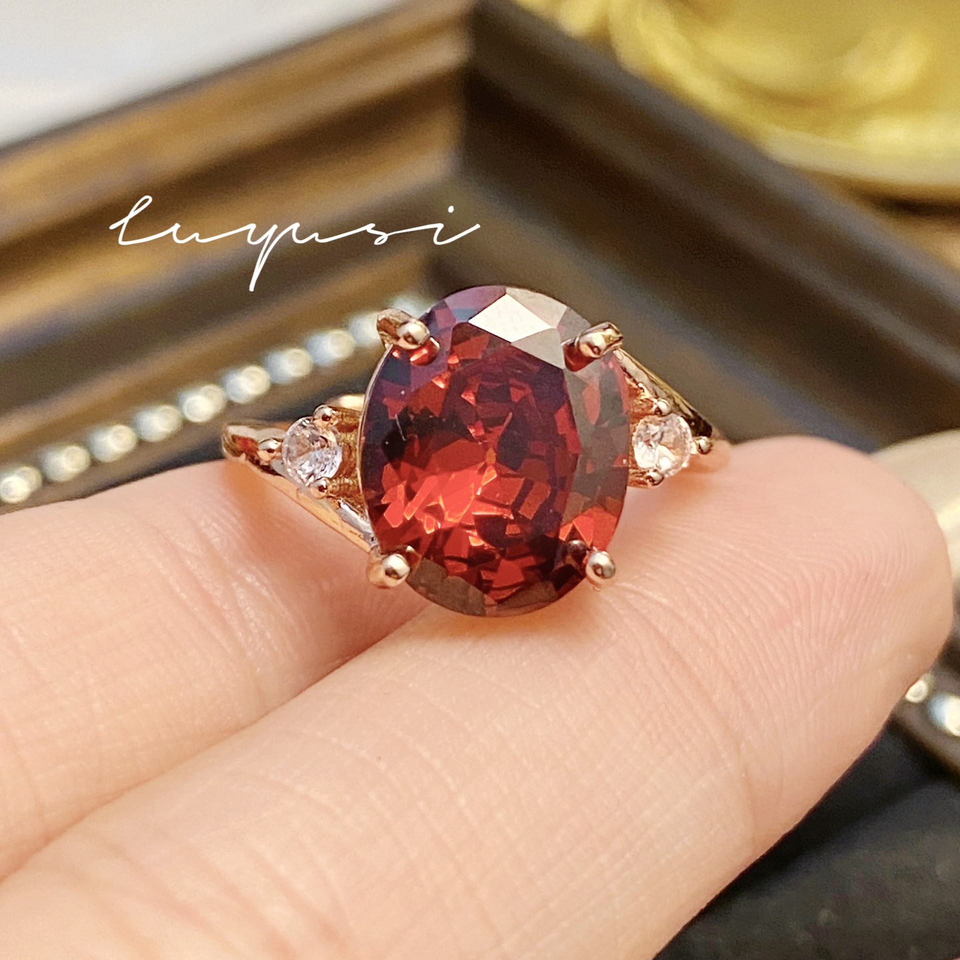 欧美奢华镶嵌仿天然鸽血红石榴石6克拉戒指镀玫瑰金高级彩宝钻戒