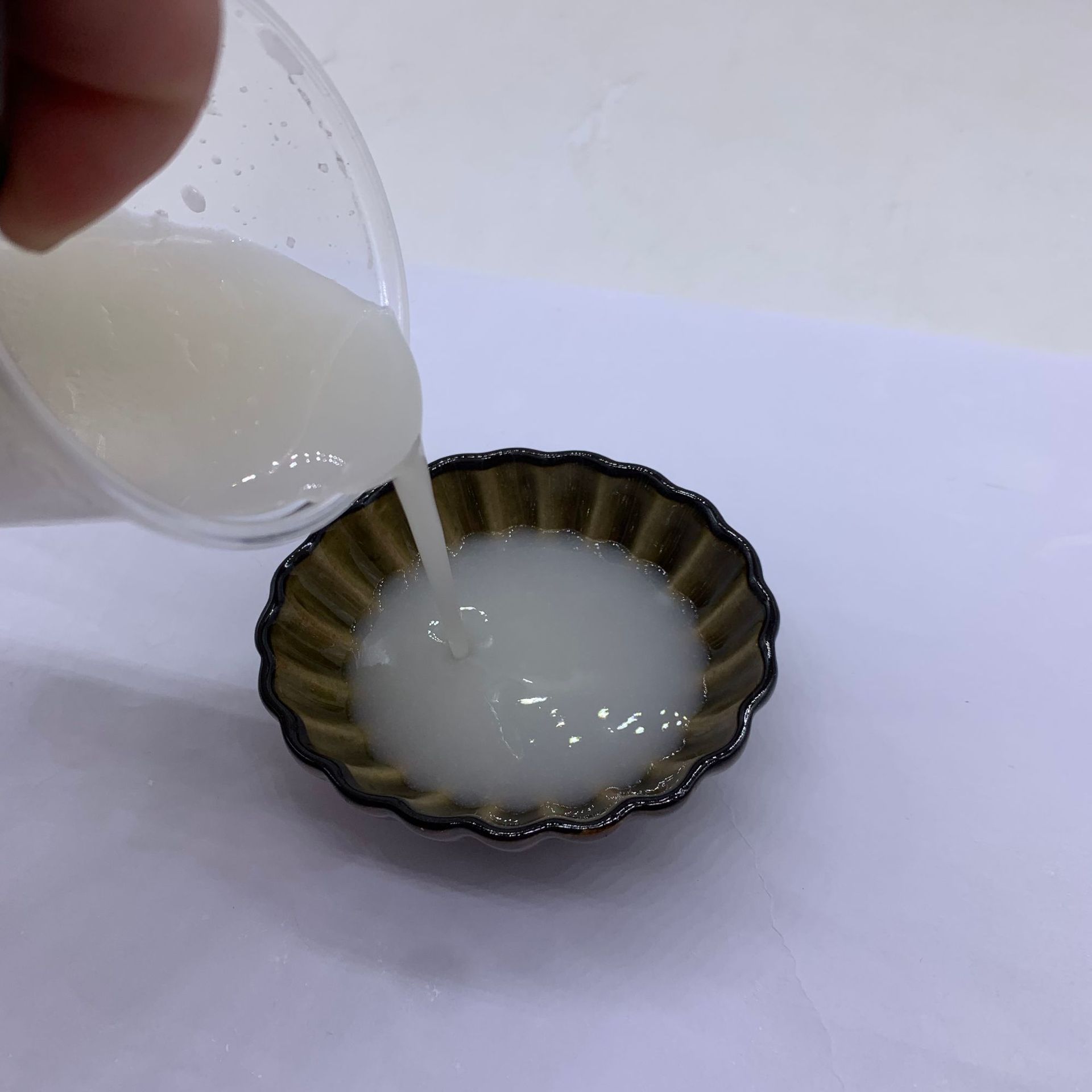 硅酸镁铝现货水性硅酸镁铝增稠剂润滑剂涂料悬浮剂硅酸镁铝