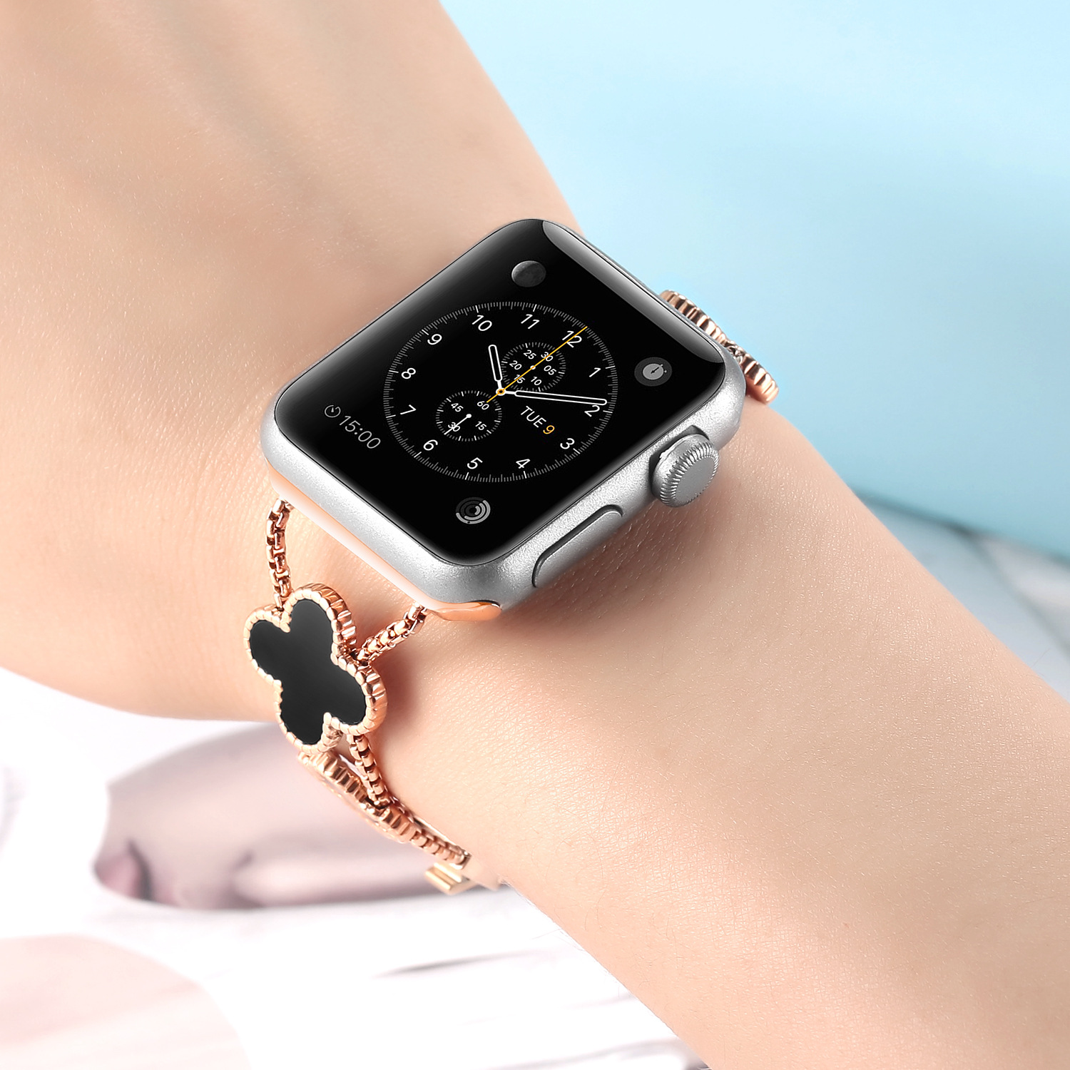 小红书爆款适用苹果手表四叶草金属iwatch女士手表带applewatch45