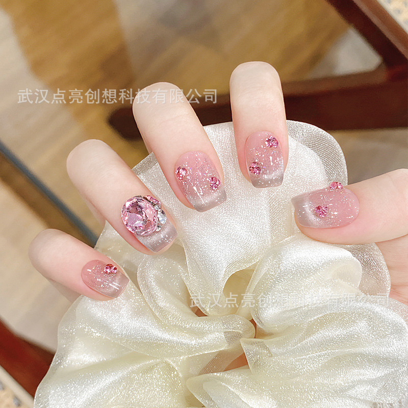 2024年新款手工穿戴甲粉色闪钻猫眼美甲纯欲高级感抖音爆款美甲片