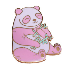 粉色熊猫吃竹子胸针可爱动物徽章