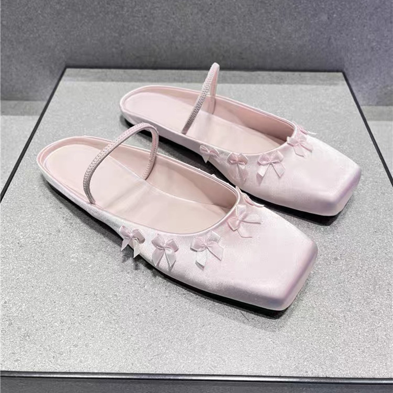 【现货】C家玛丽珍鞋女春夏新款软皮尖头亮片花朵气质浅口平底鞋