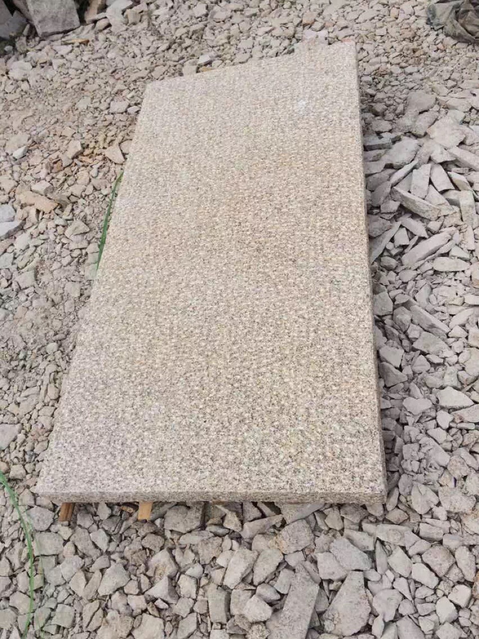 专业生产加工老矿福建石井黄锈石 景观黄金花岗岩石井锈