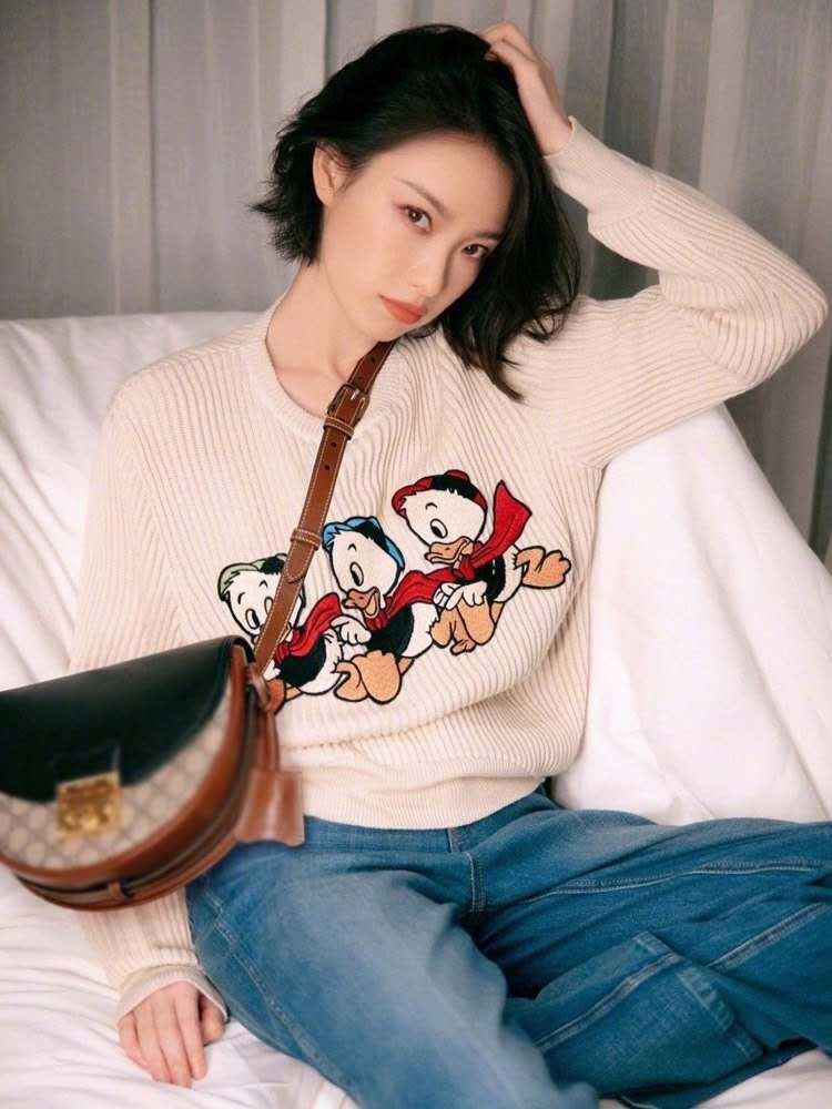倪妮同款衣服明星刺绣毛衣ins女潮日系古着宽松外穿圆领针织上衣