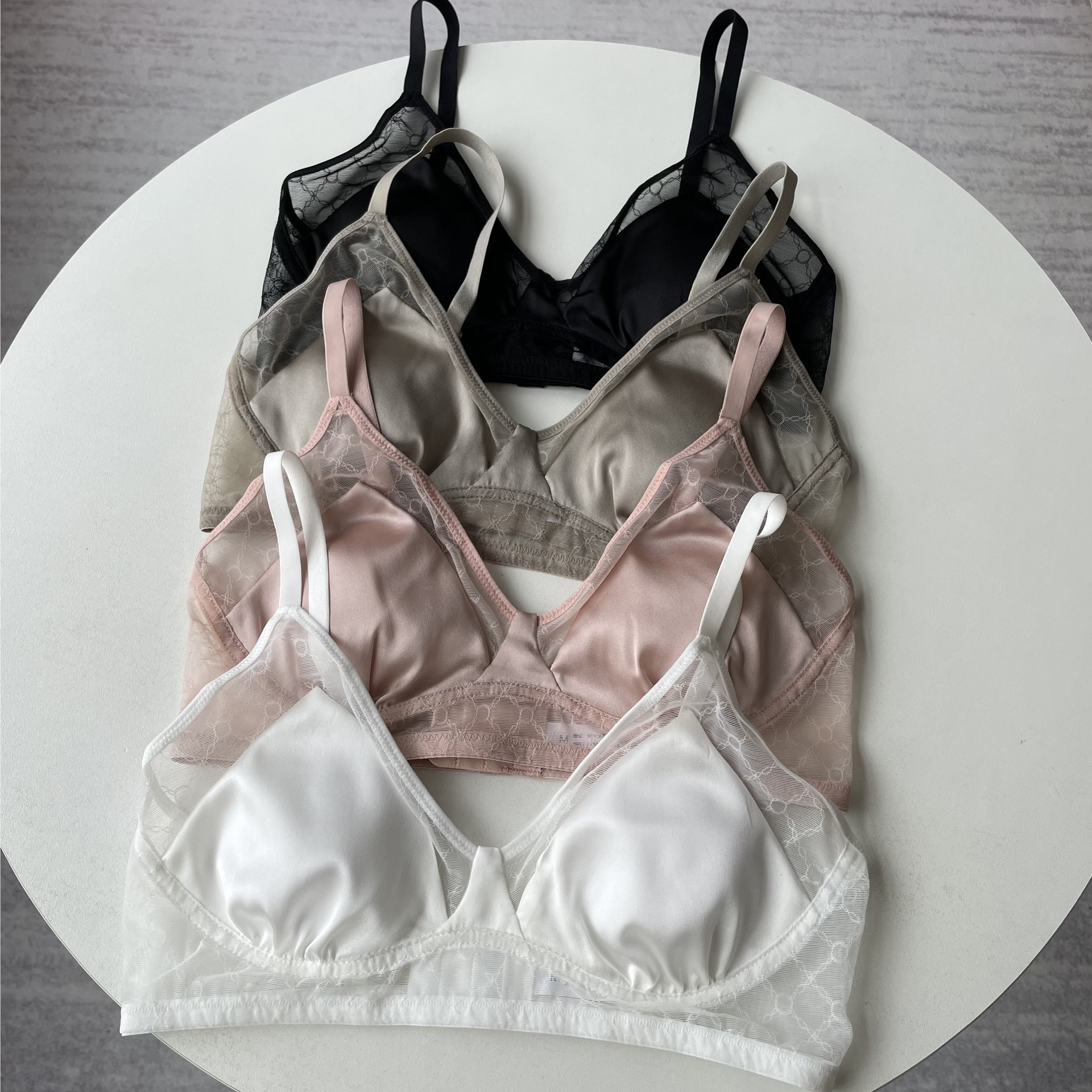 女士薄款大胸显小无钢圈无痕三角杯文胸内衣-阿里巴巴