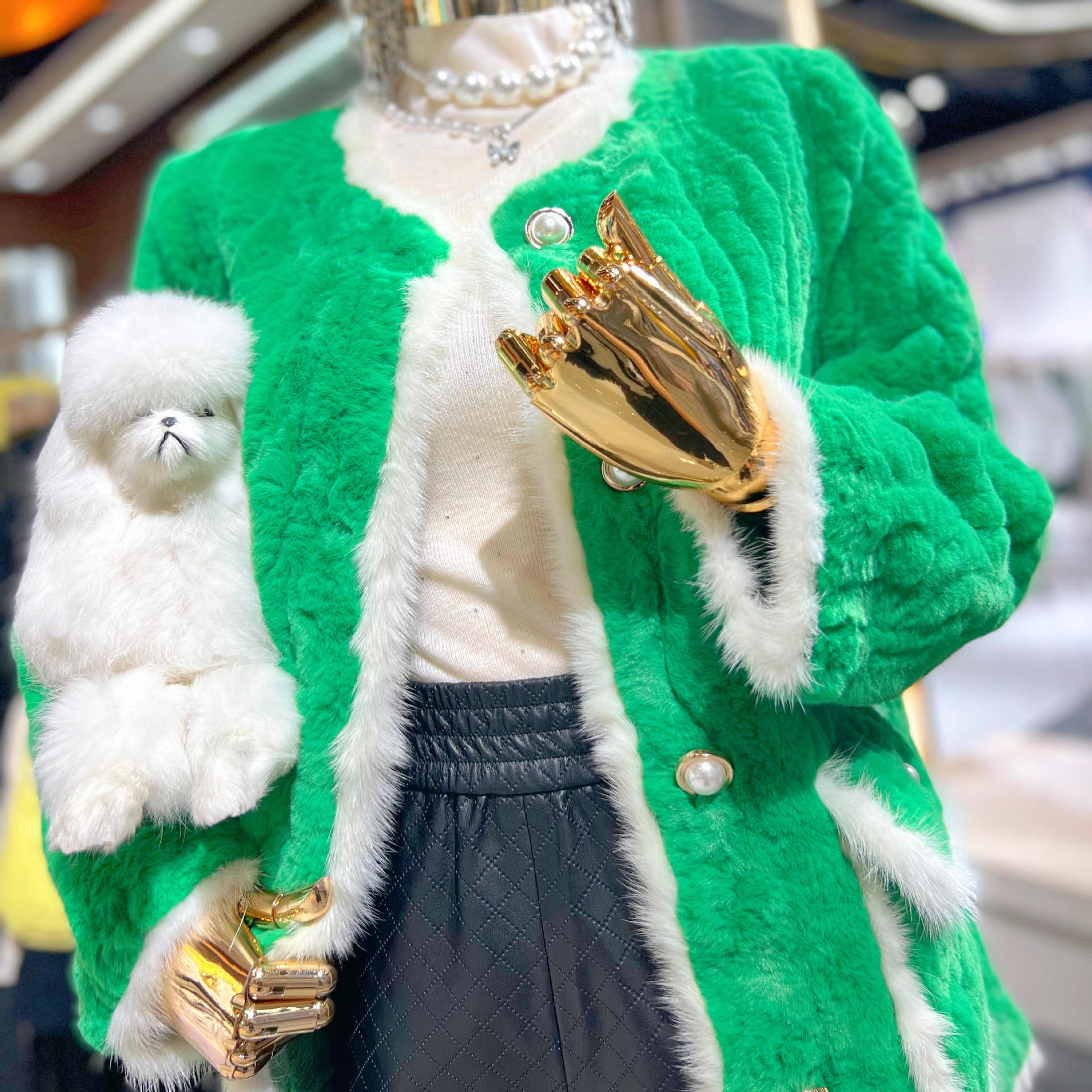 依薰秋冬热销品牌折扣女装货源批发专柜撤柜直播实体一线大牌走份