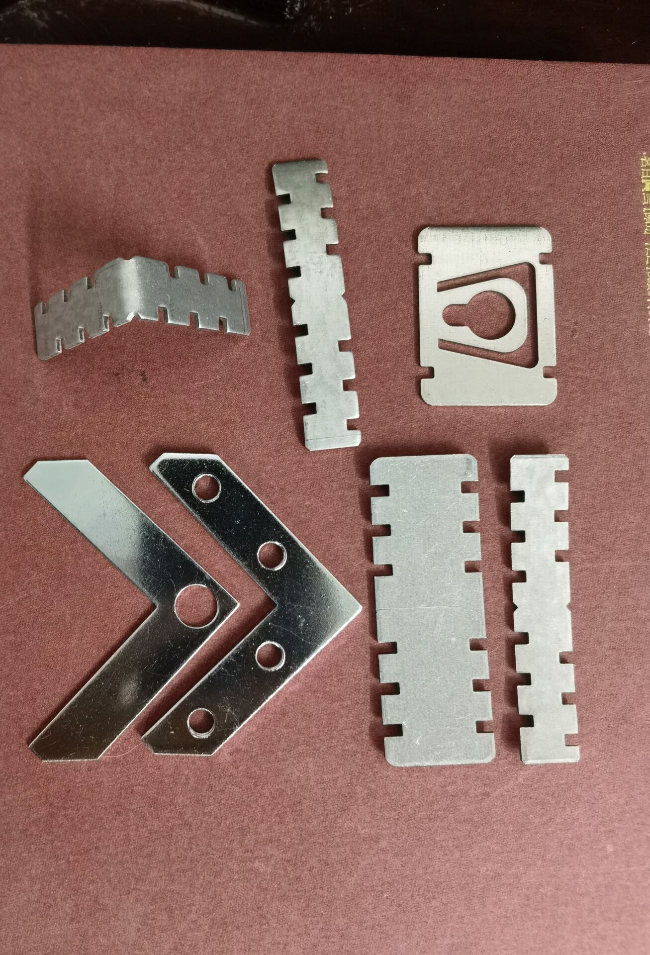 铝合金链接片相框大弹片9孔 弹片pw13框大弹片背板弹片画框挂片