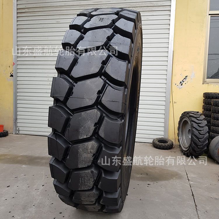 00r33全钢丝子午线工程机械轮胎1800r33