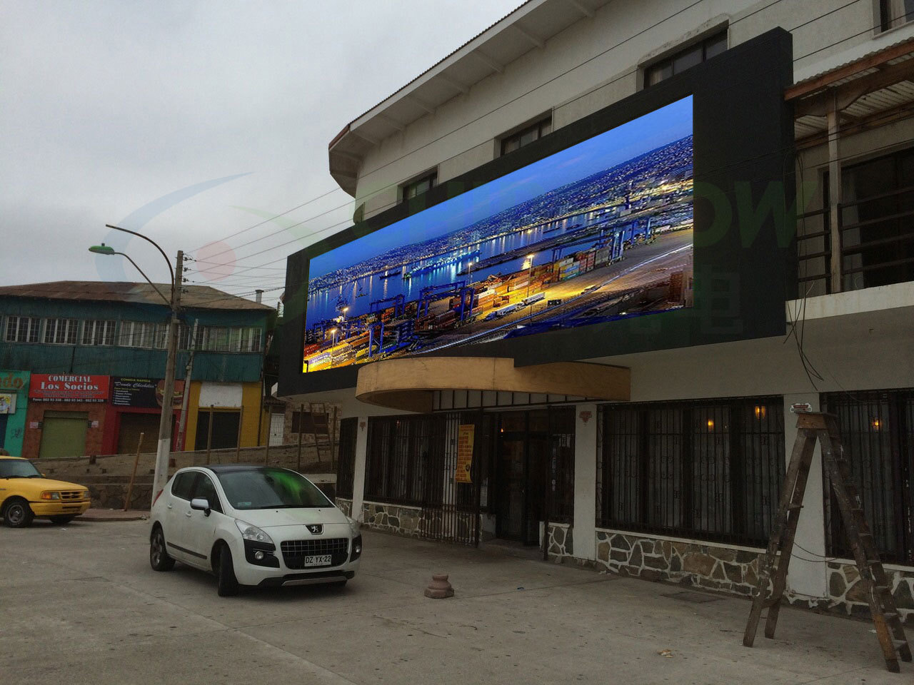 户外高清全彩led电子屏幕p8-p10异形屏楼顶路牌演唱会led显示屏