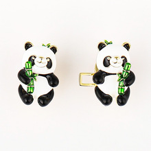 新款国风可爱熊猫抱竹耳钉时尚气质小众独特设计感轻奢银针耳饰
