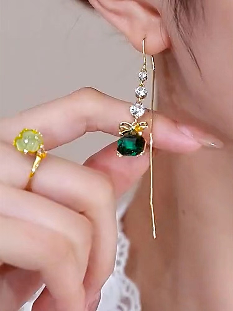 Temperament Entry Lux Bow Beccarite Crystal Ear Thread Long Tassel Fairy Face Slimming Earrings