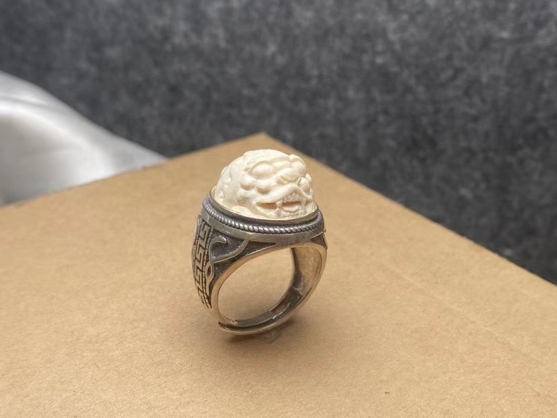 厂家批发猛犸牙戒指 s925复古纯银招财貔貅戒指 活口镶嵌直播货源