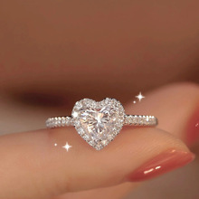 爱心心形莫桑石钻戒女纯银S925银一克拉群镶仿真钻石戒指结 婚戒