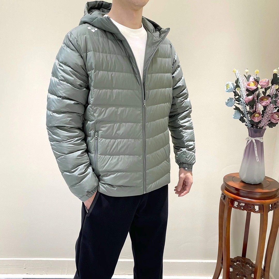 23年冬季迪新款男士连帽羽绒服户外休闲运动时尚简约透气保暖舒适