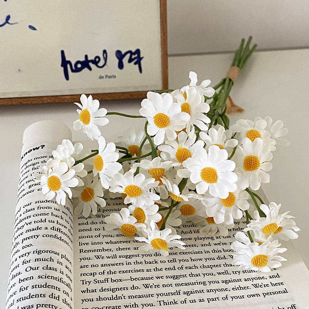 Chamomile Artificial Flowers 6 Bundles Little Daisy Fake Flowers Living Room Furnishings Table Flower Decorative Bouquet Photography Props