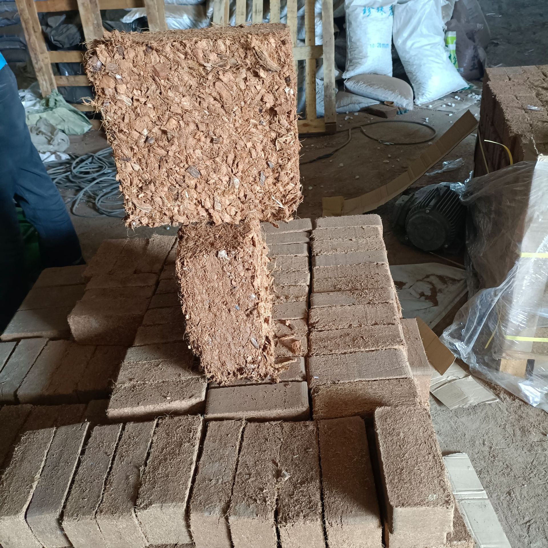 汇德利厂家批发椰砖改良土壤303045大椰砖欢迎选购
