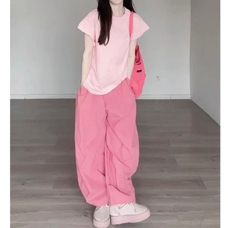 夏日多巴胺小个子穿搭一整套 2024俏皮活泼减龄粉色t恤阔腿裤套装