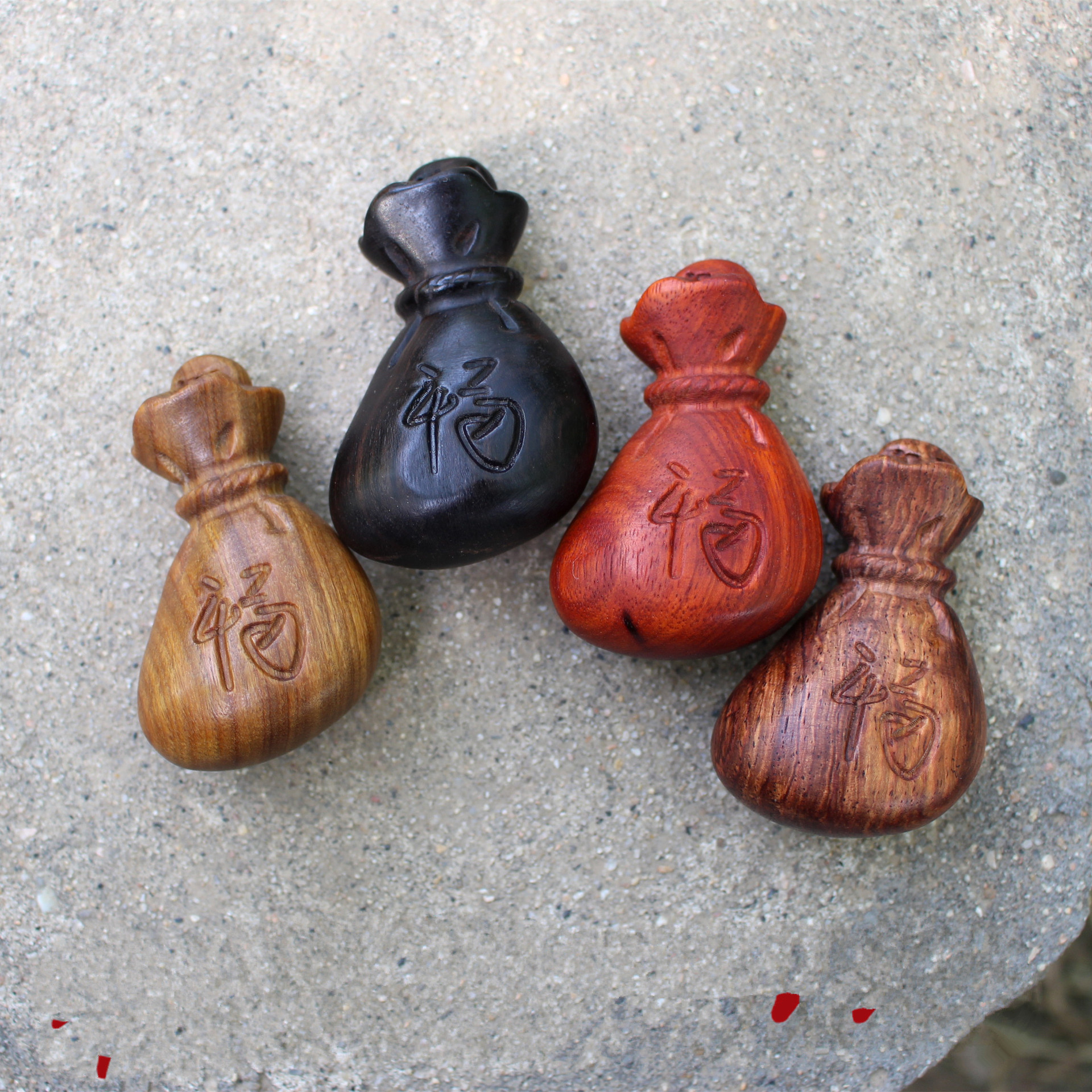 檀木手把件绿檀钱袋挂件文玩工艺品黑檀把件血檀木雕福袋钱袋子